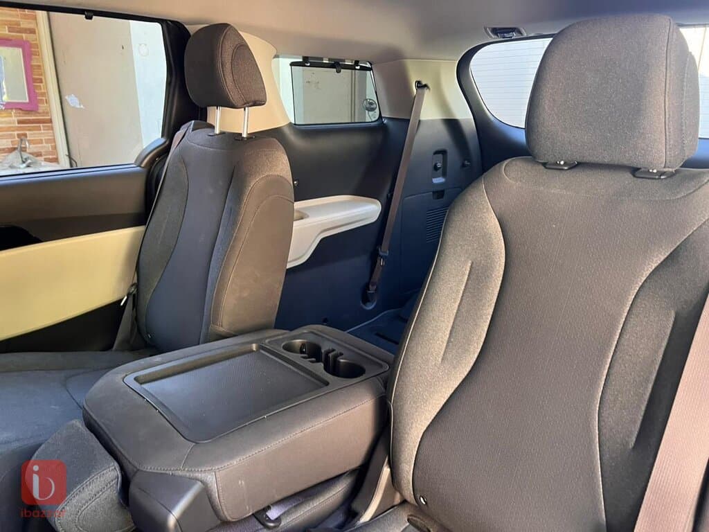 KIA Carnival EX 7