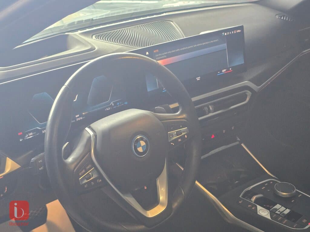 BMW 3-Series 330e 7