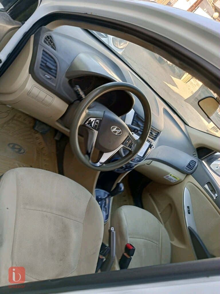 Hyundai Accent GLS 14