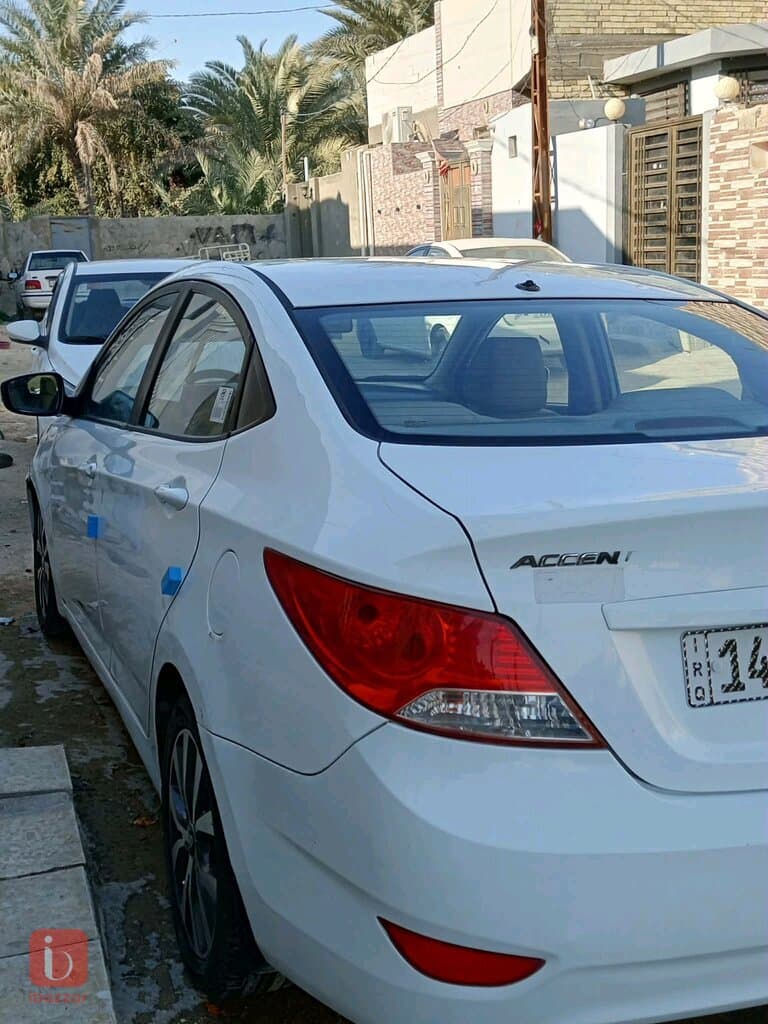 Hyundai Accent GLS 4