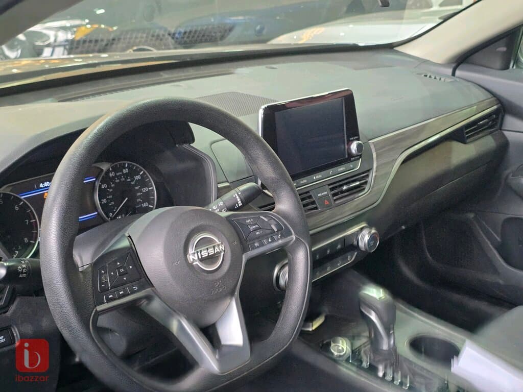 Nissan Altima SV 7