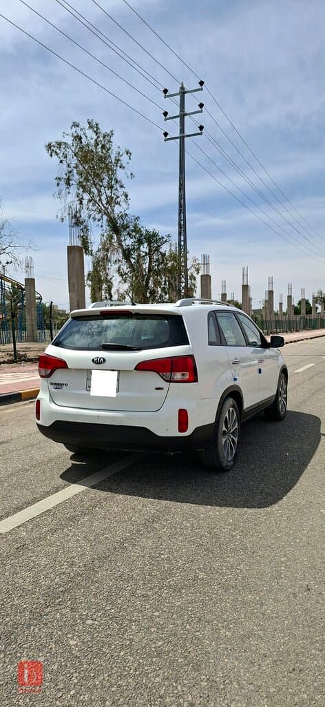 KIA Sorento 4