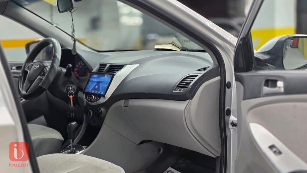 Hyundai Accent 8