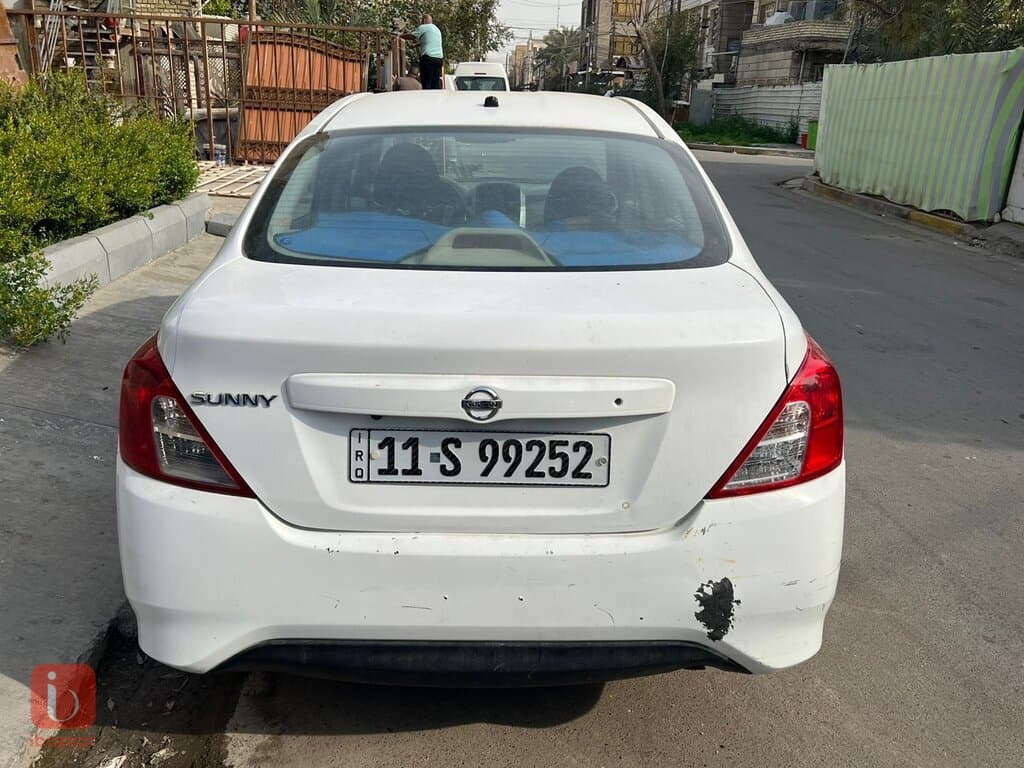 Nissan Sunny 5