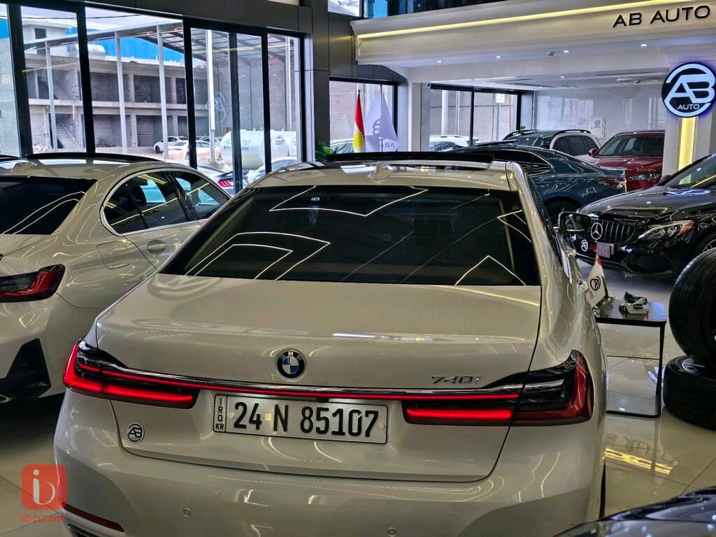 BMW 7-Series 740i 7