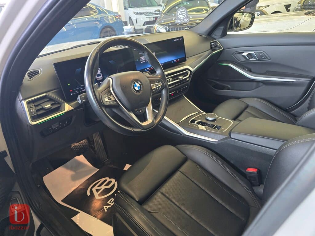 BMW 3-Series 330i 9