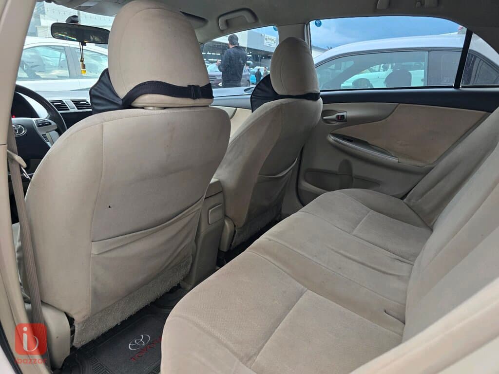 Toyota Corolla XLE 6