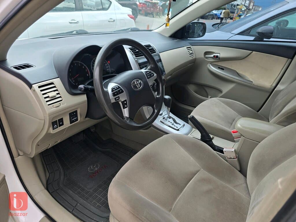 Toyota Corolla XLE 7