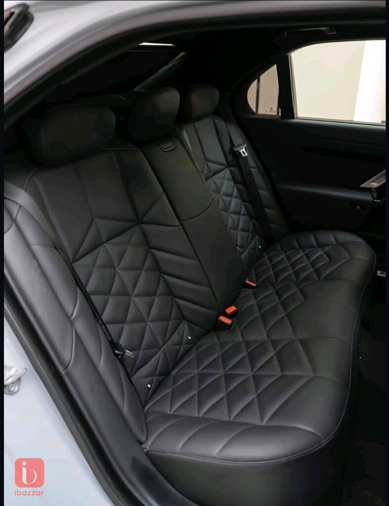 BMW 7-Series 740i 12