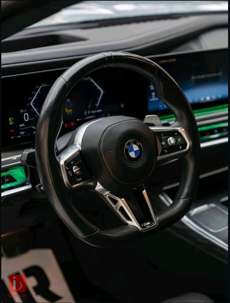 BMW 7-Series 740i 7