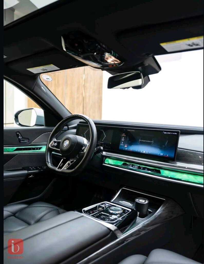 BMW 7-Series 740i 9