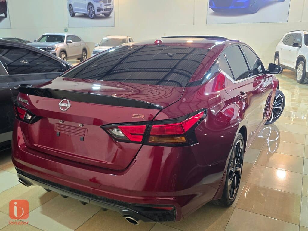 Nissan Altima SR 6