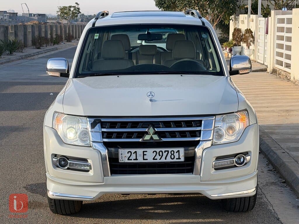 Mitsubishi Pajero GLX 15