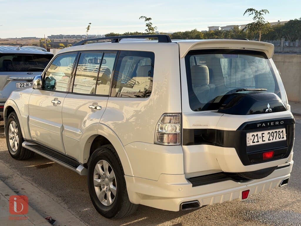 Mitsubishi Pajero GLX 8