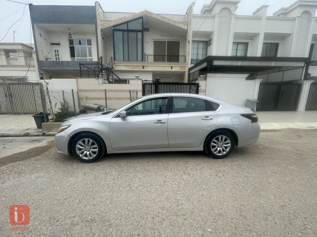 Nissan Altima SV 6