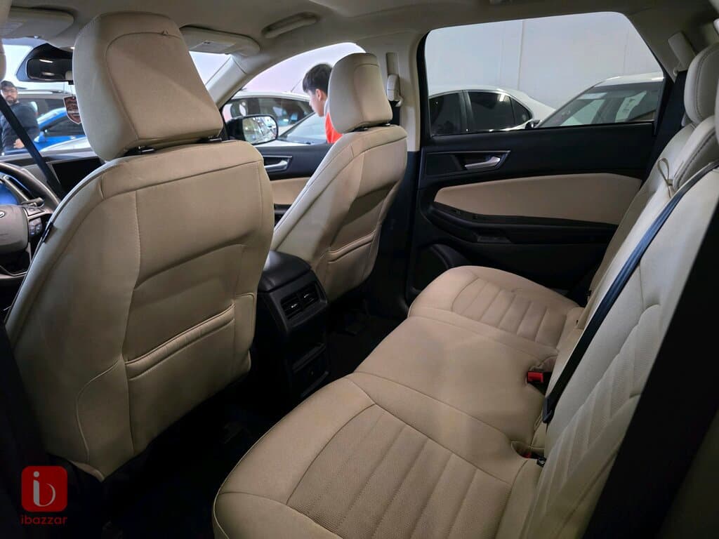 Ford Edge 6