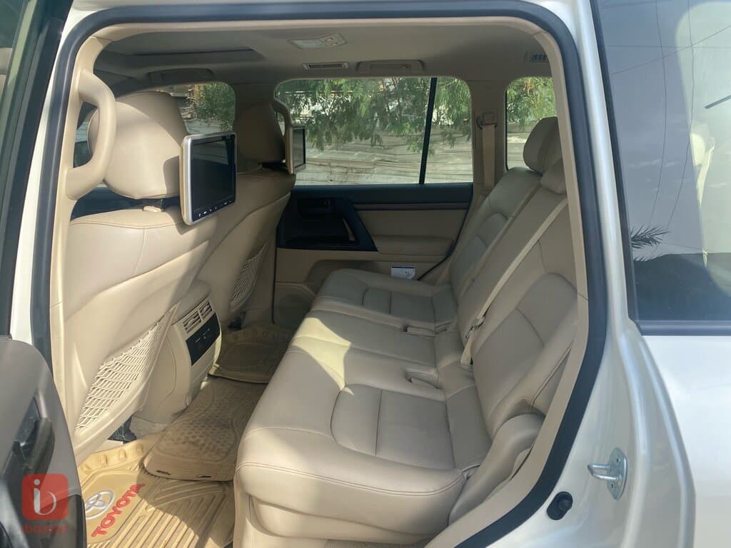 Toyota Land Cruiser GXR 14