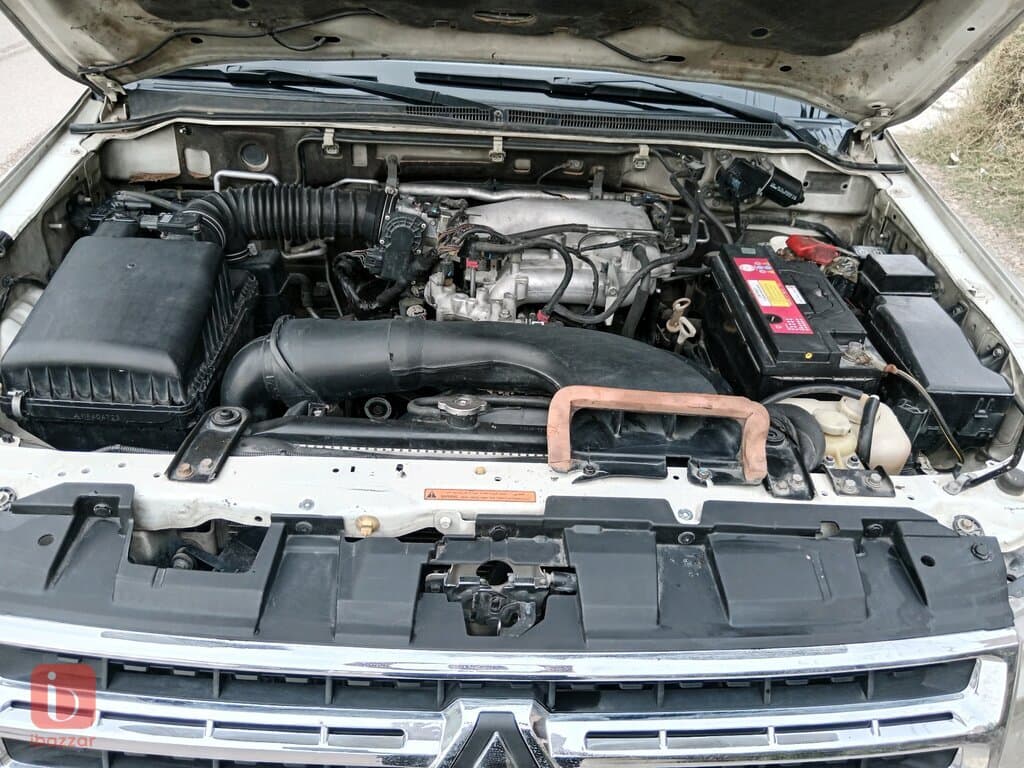 Mitsubishi Pajero GLS 17