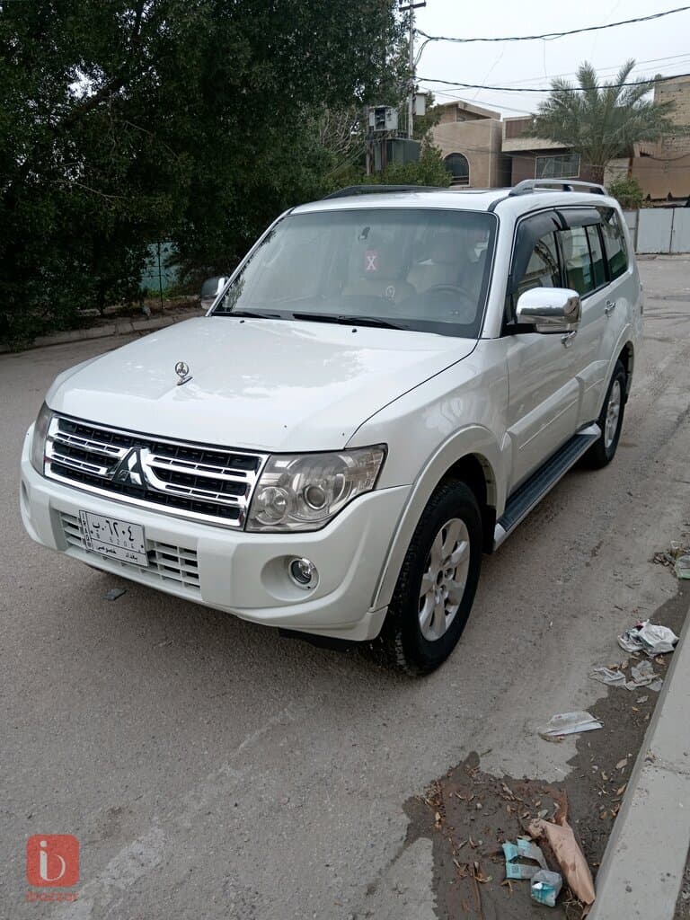 Mitsubishi Pajero GLS 2
