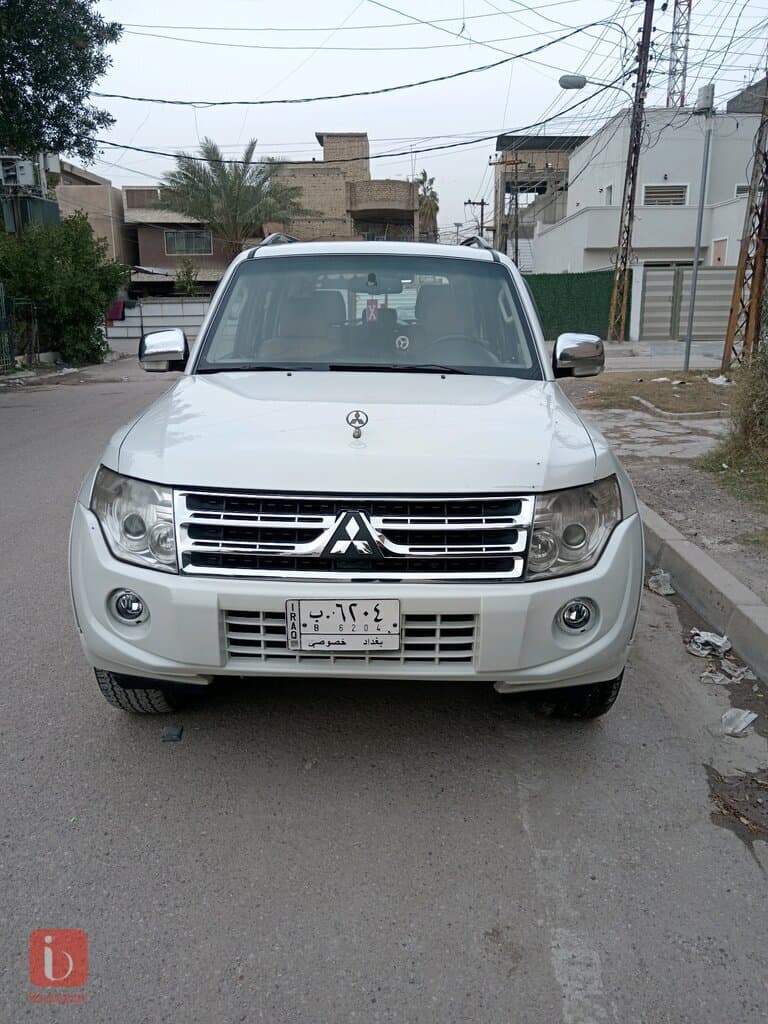 Mitsubishi Pajero GLS 3