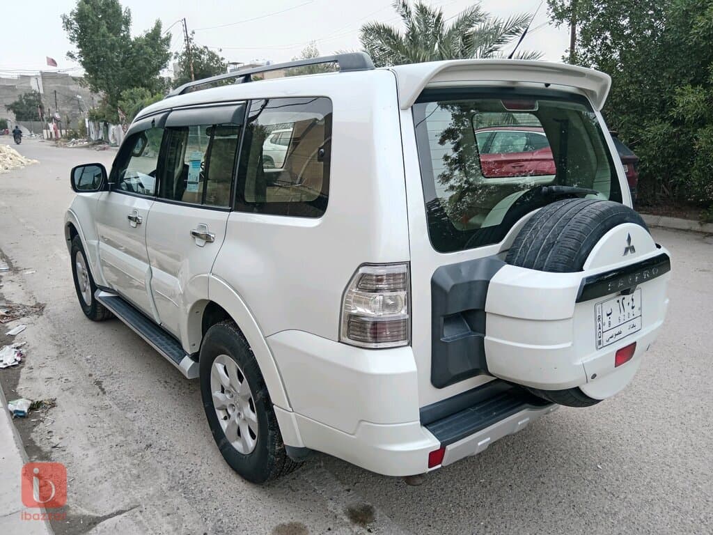 Mitsubishi Pajero GLS 7