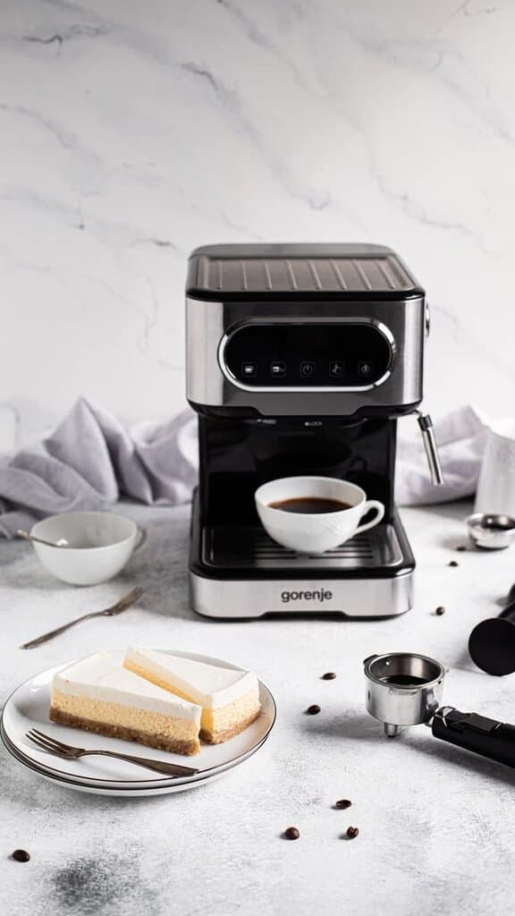 Gorenje 1.5L 15 Bar Espresso Machine with Professional Milk Foam Nozzle - ESCM15DBK (Stainless Steel) 7