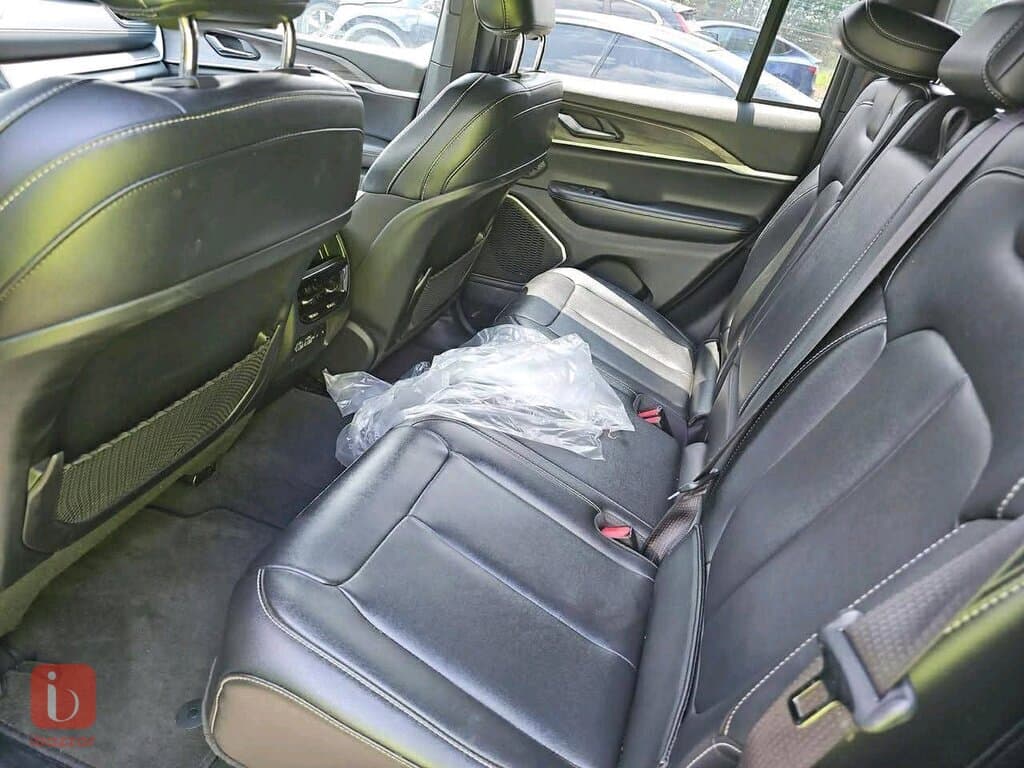 Jeep Grand Cherokee Limited 17