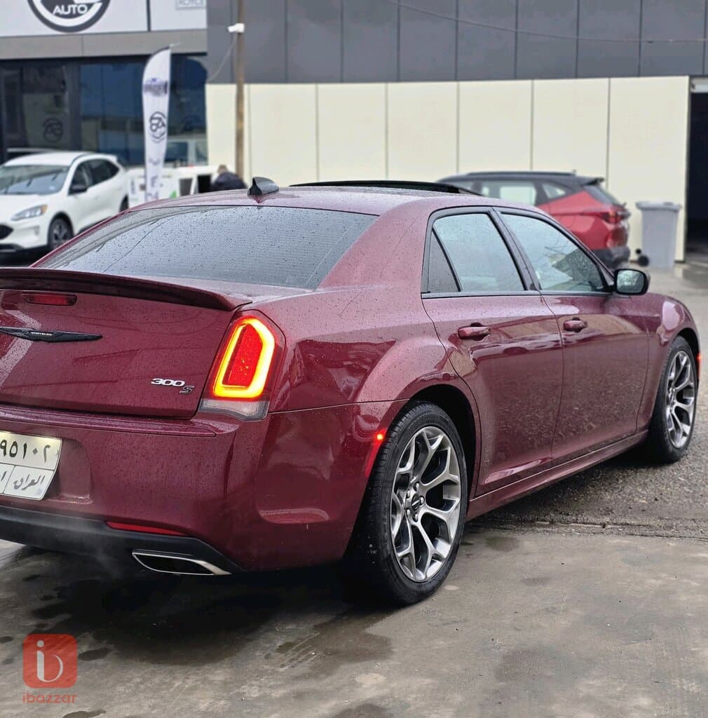 Chrysler 300 S 6