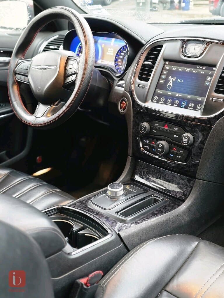 Chrysler 300 S 7