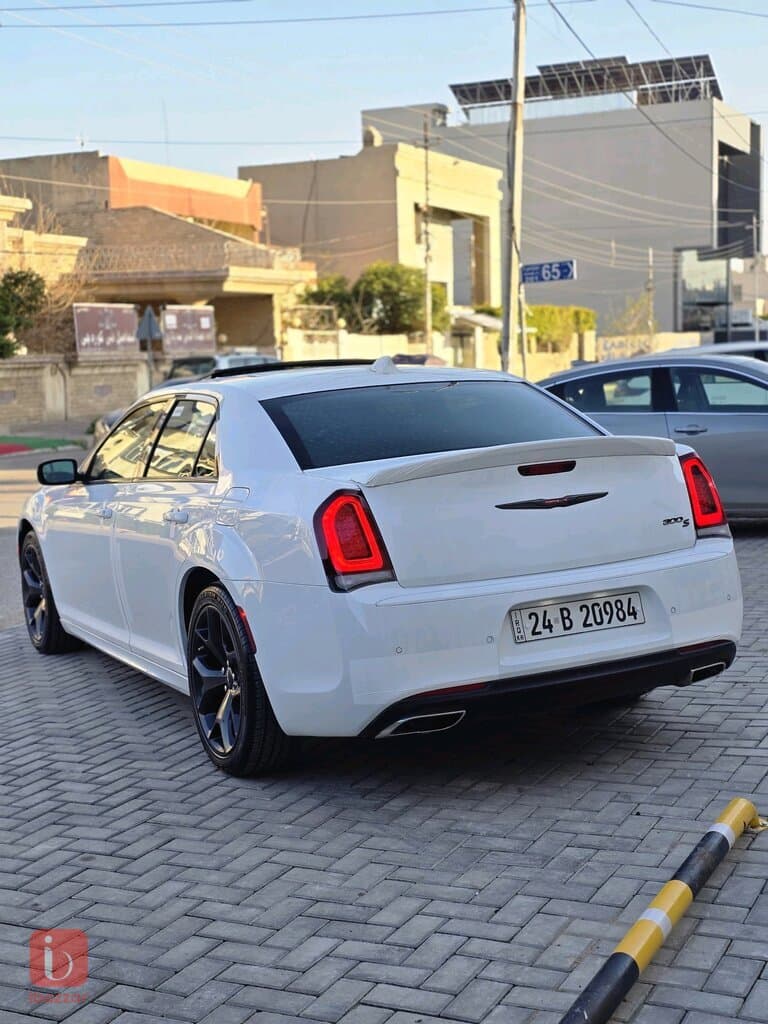 Chrysler 300 S 6