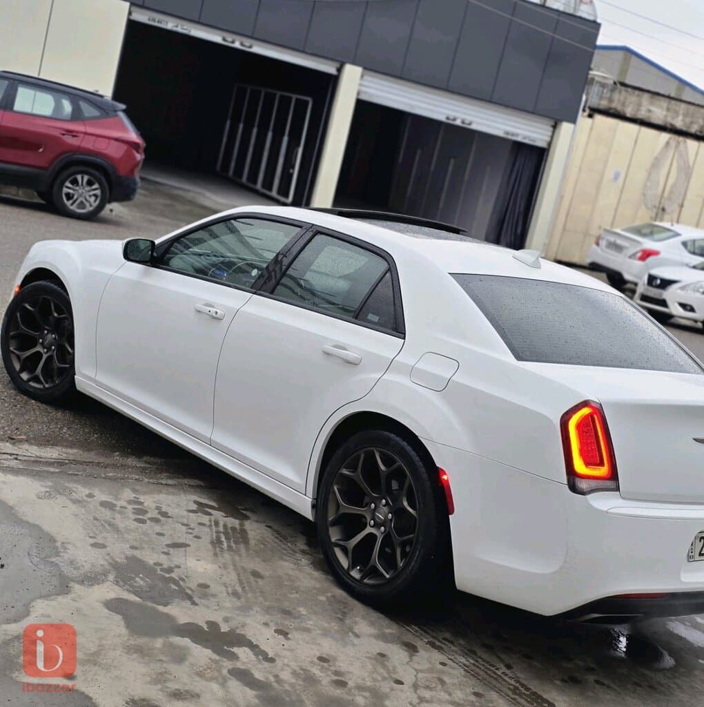 Chrysler 300 S 5