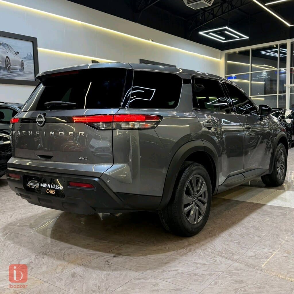 Nissan Pathfinder S 6