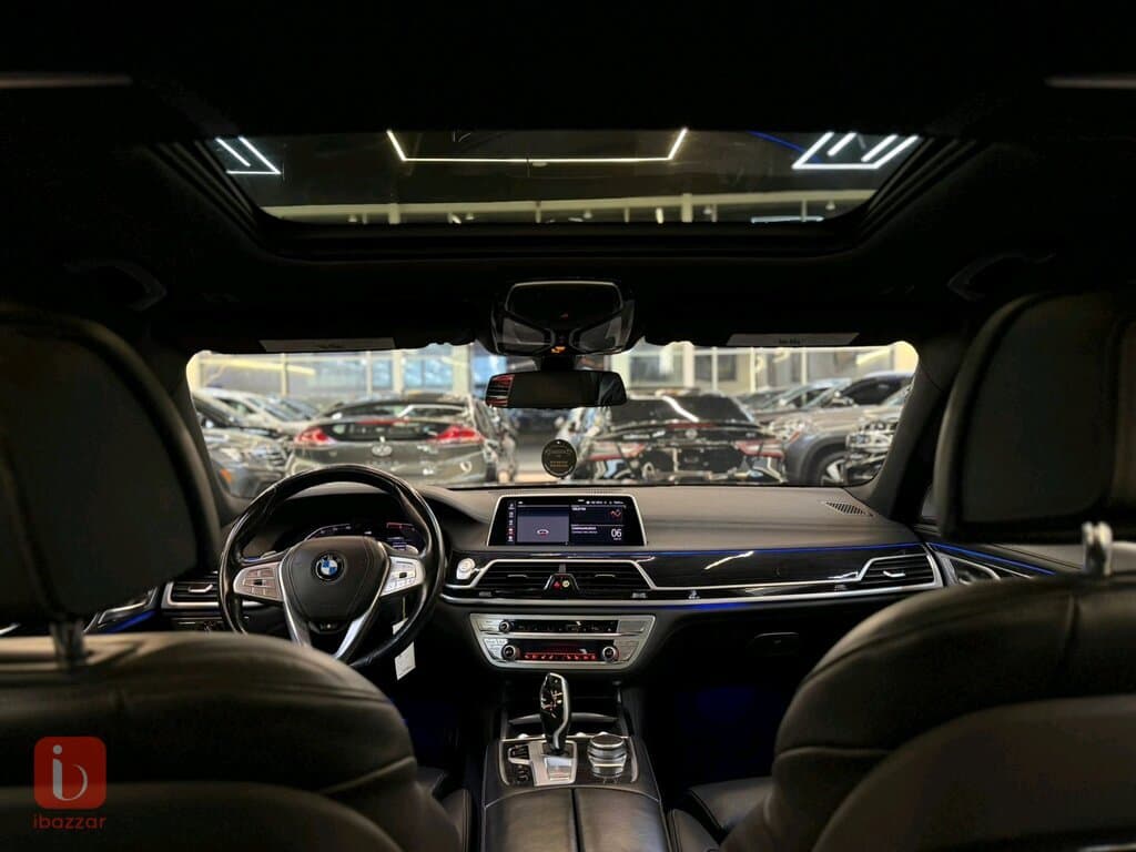 BMW 7-Series 750i 12