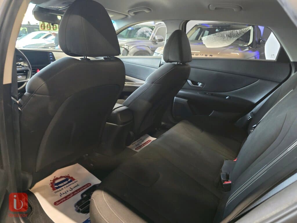 Hyundai Elantra 7