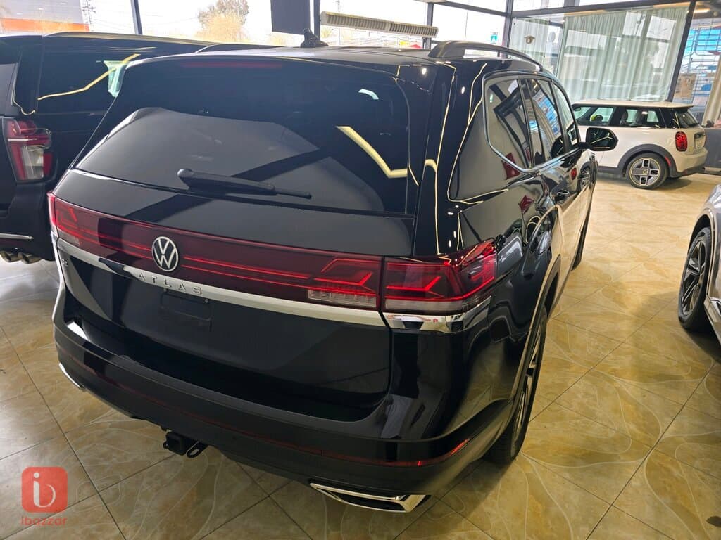 Volkswagen Atlas SE 4