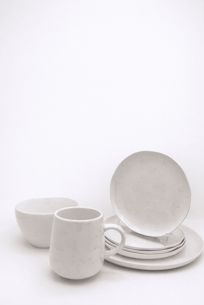 Porcelain Dinner Plate Set - 16 Piece (White)