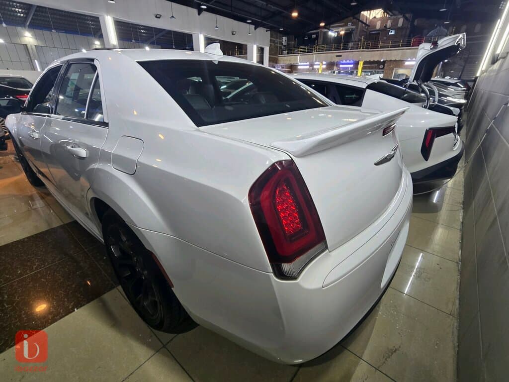 Chrysler 300 S 4