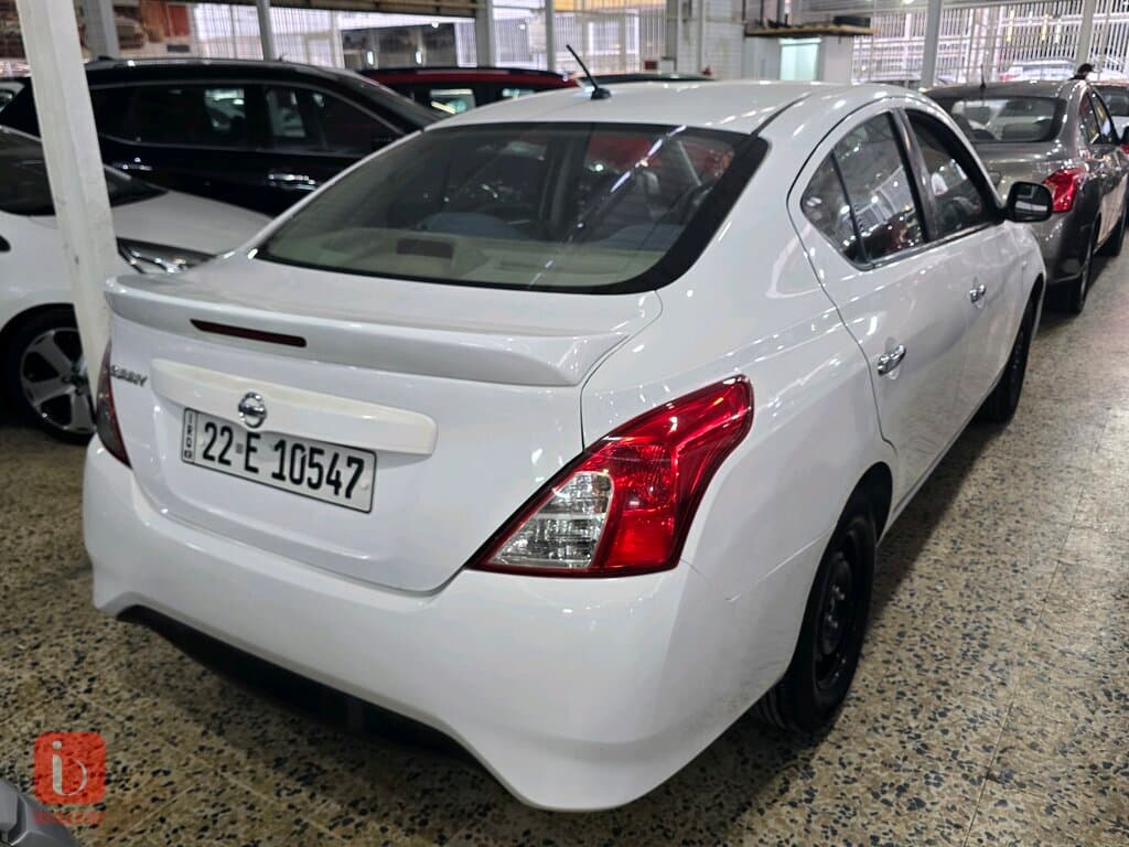 Nissan Sunny 3