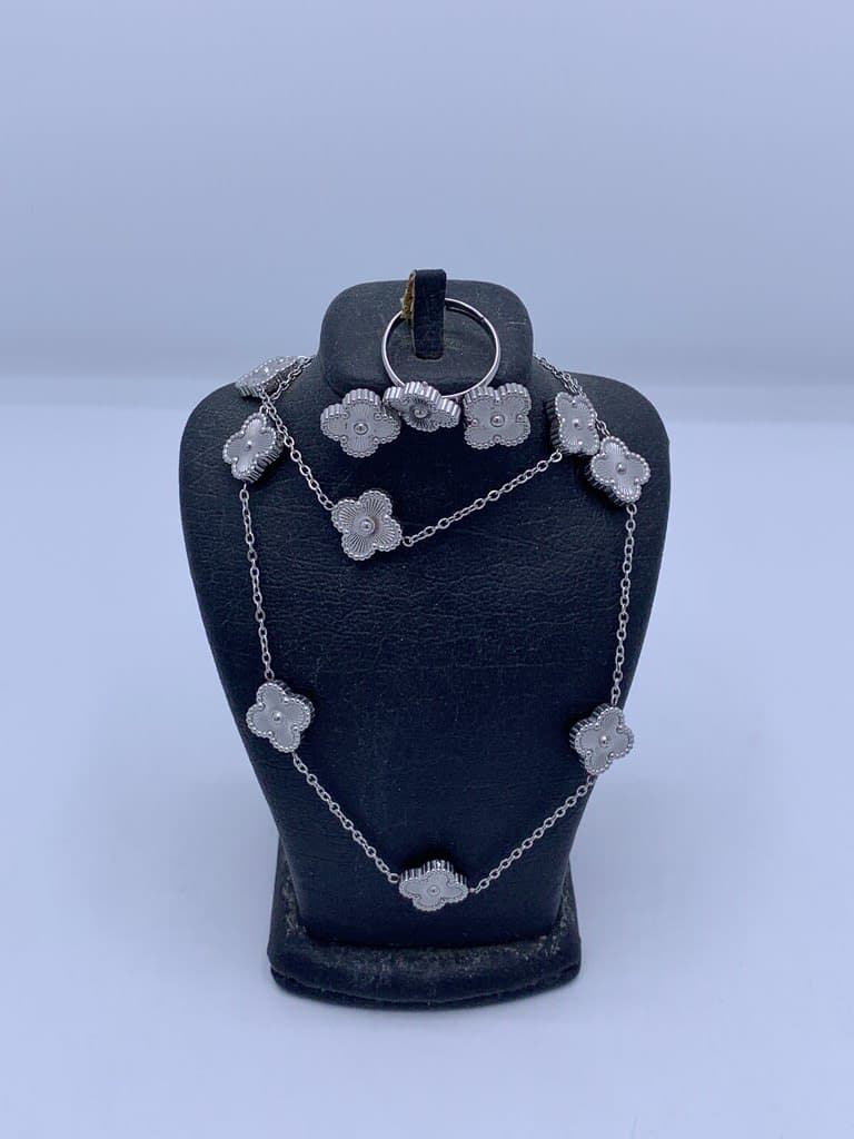 Van Cleef Flower Jewelry Set - Silver 3