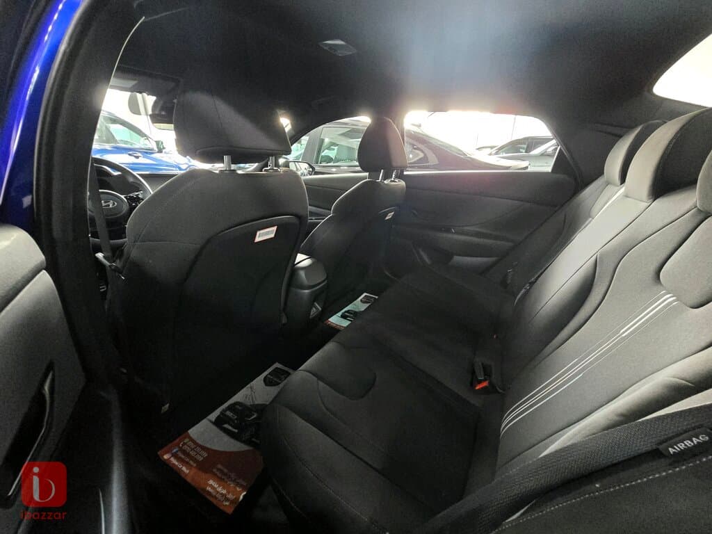 Hyundai Elantra 7