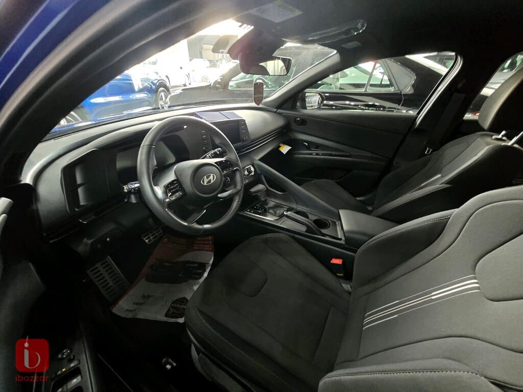 Hyundai Elantra 8