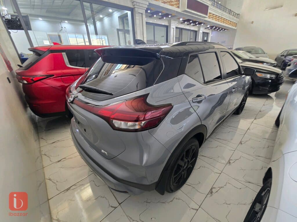 Nissan Kicks SR 4