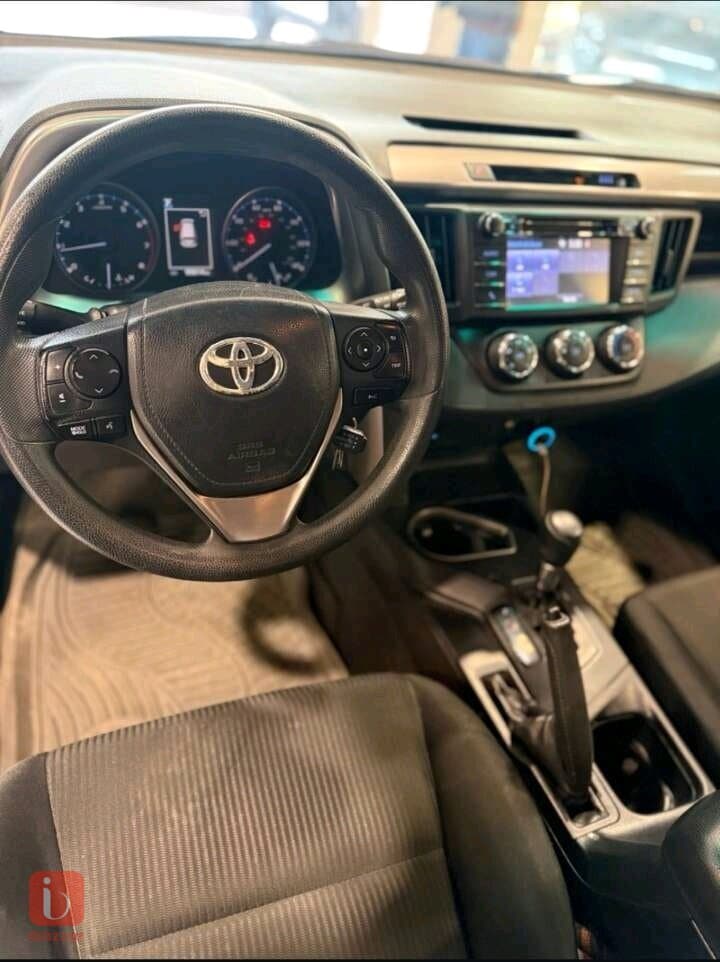 Toyota Rav 4 LE 6