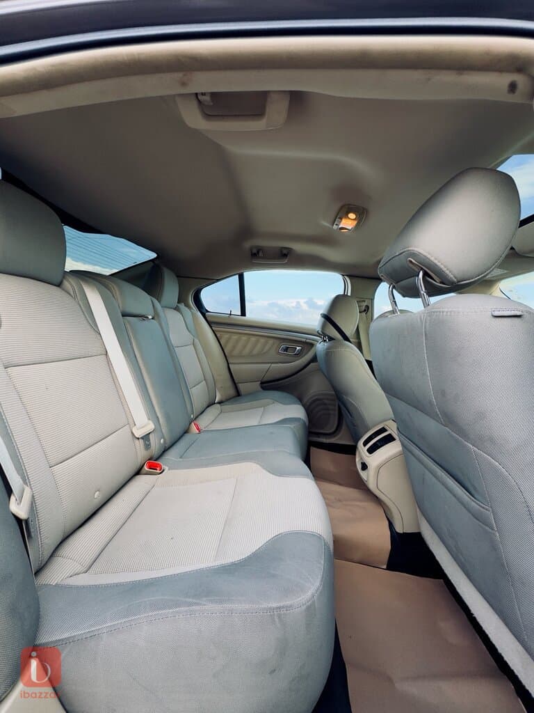 Ford Taurus SEL 6