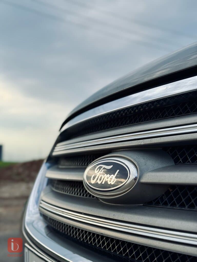 Ford Taurus SEL 10