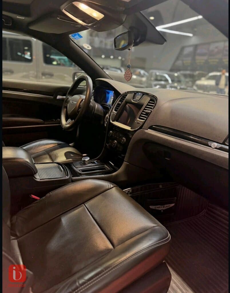 Chrysler 300 10