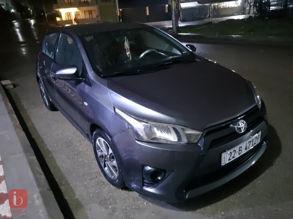 Toyota Yaris SE 4