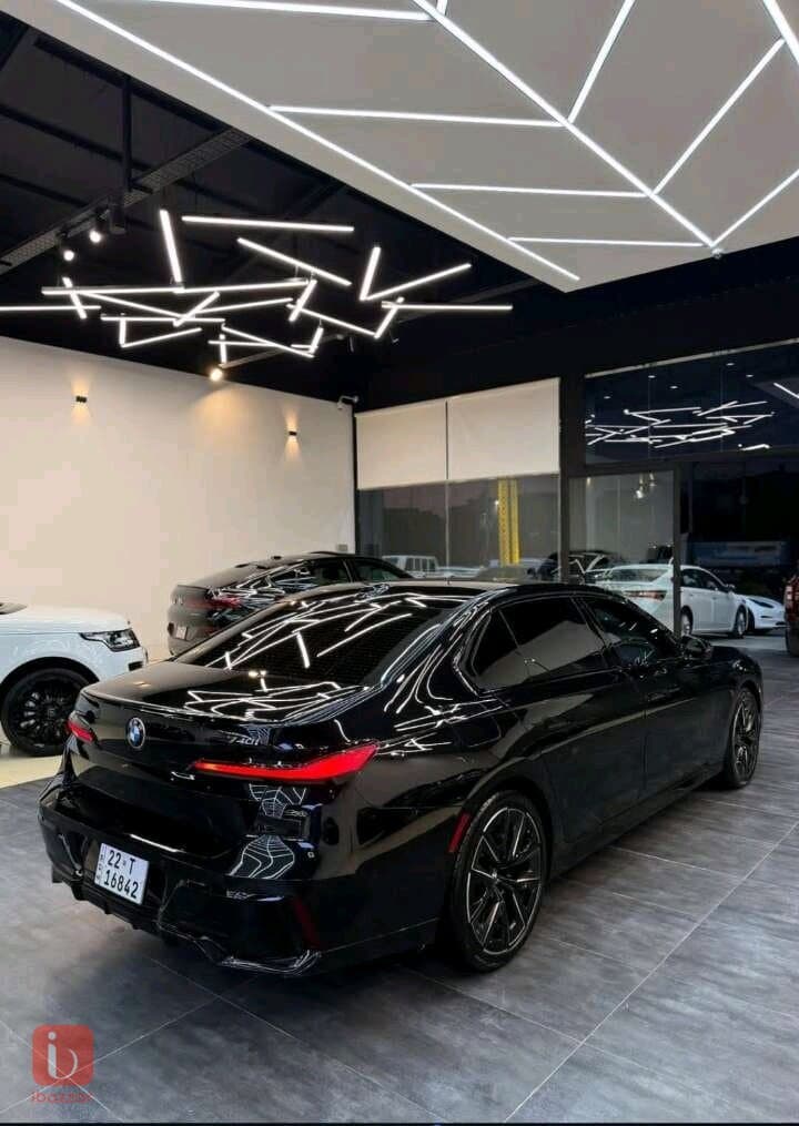 BMW 7-Series 740i 9