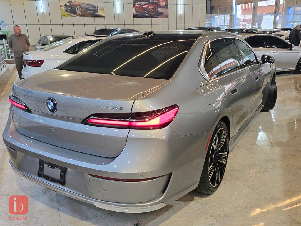 BMW 7-Series 750i 5