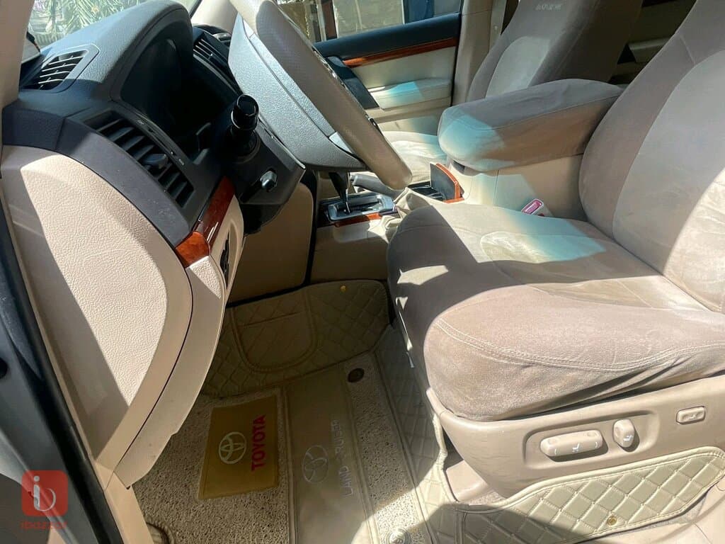 Toyota Land Cruiser GXR 9